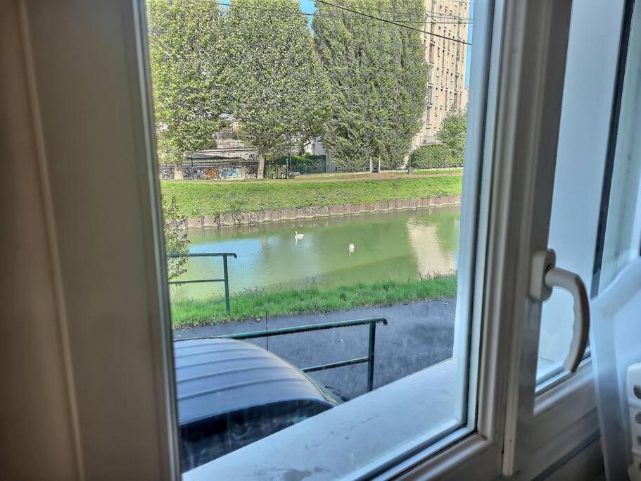 *au Bord Du Canal*entre Paris Et Disneyland
